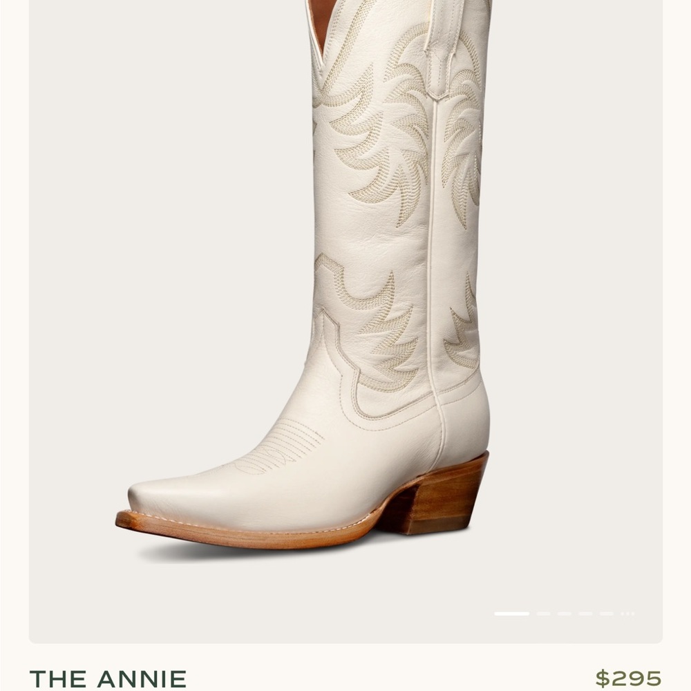 Annie Tecovas in Bone, size 6. New condition!